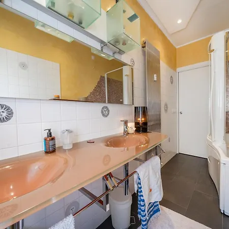Guesthost - Catulla Appartement